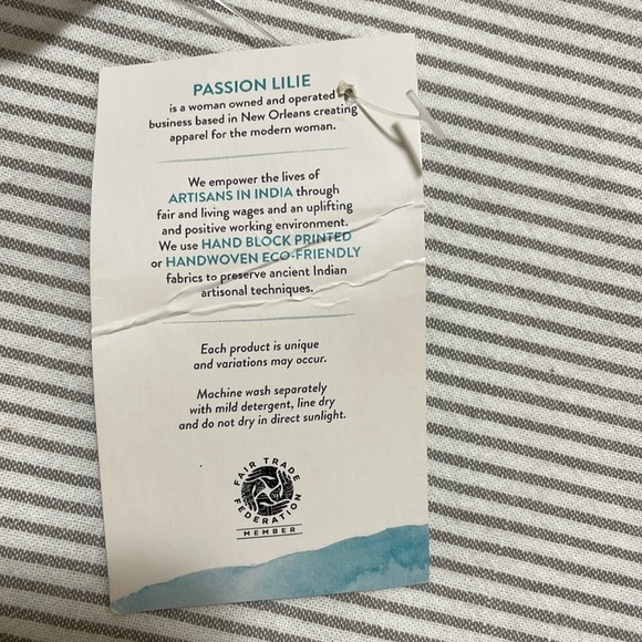 Passion Lilie Hand Block Scarf - Picture 3 of 5